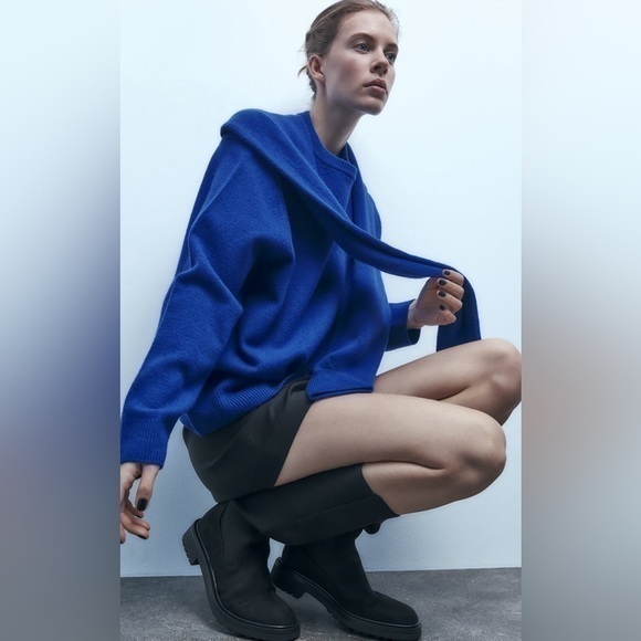 Zara Black Chelsea Boots Side elastic goring Back pull tab Rounded toe Lug‎ sole - Picture 8 of 12